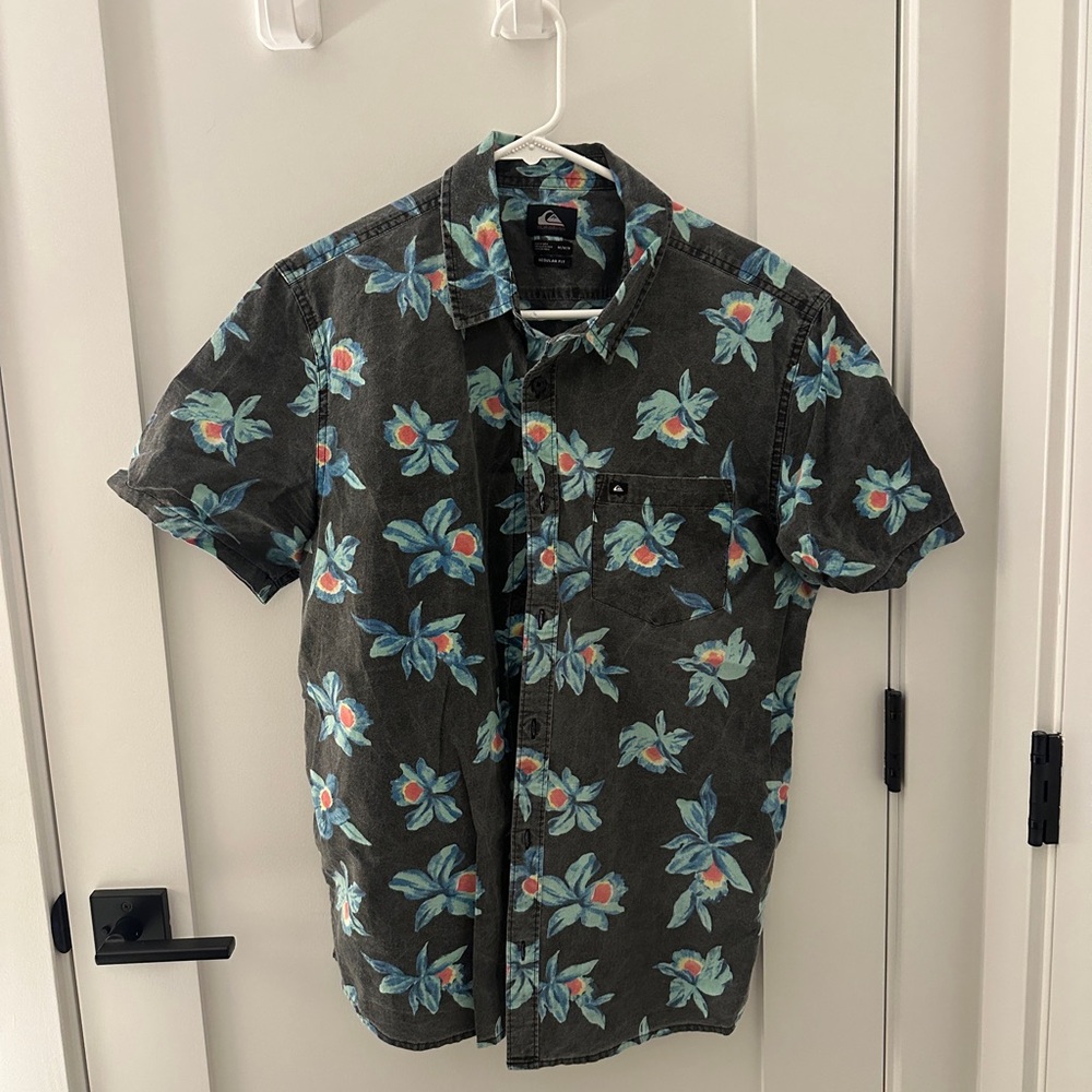 Quiksilver Men's Floral Gray Shirt